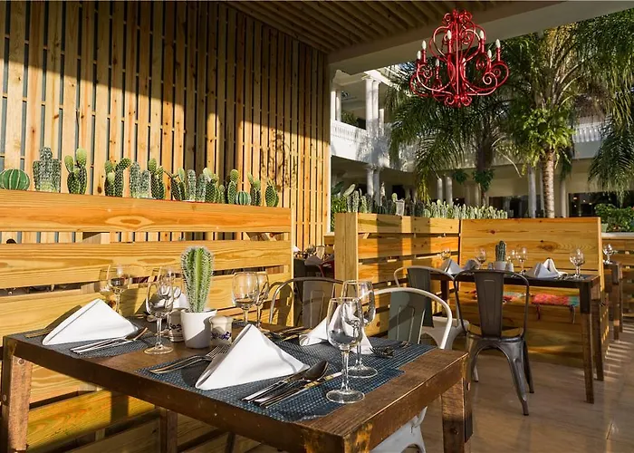 Grand Palladium Jamaica, & * Montego Bay