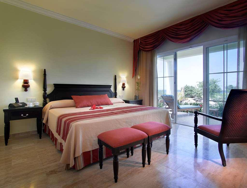 grand-palladium-jamaica-all-inclusive-resort-spa-montego-bay